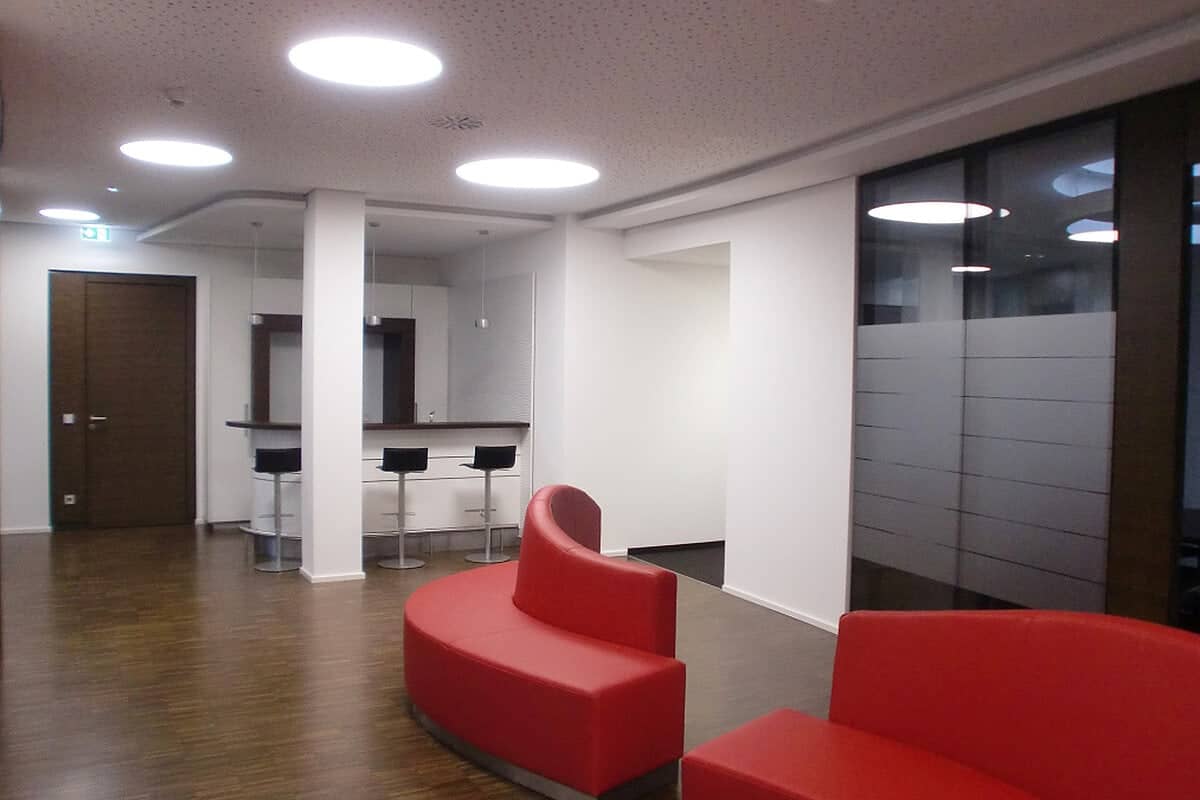 Empfang und Beratungsbereich im Private Banking eines Finanzinstituts